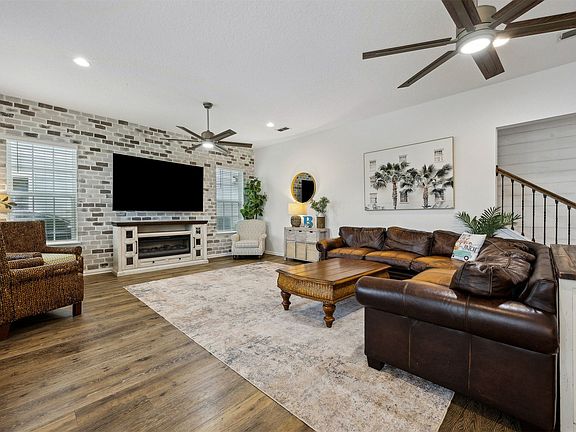 3rd image of 245 Morning Ray Way