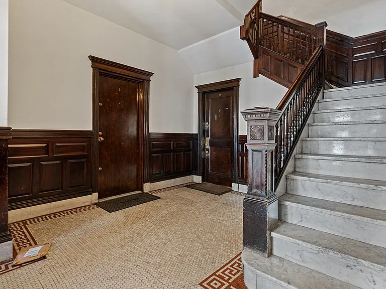 2 Euston St #1 — Photo 17
