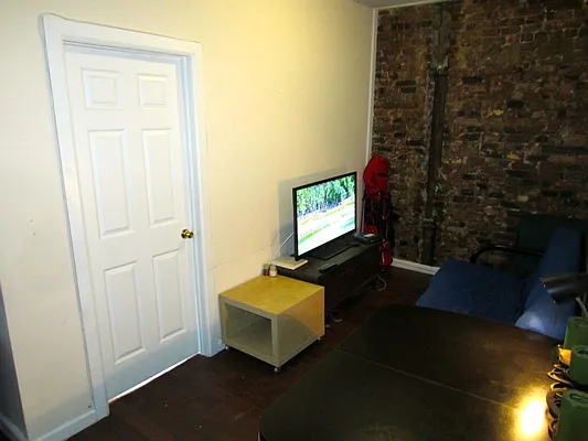 Rented by Camhi NYC Realty Inc | media 21