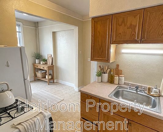 2nd image of 15-17 N 15th Ave E #2