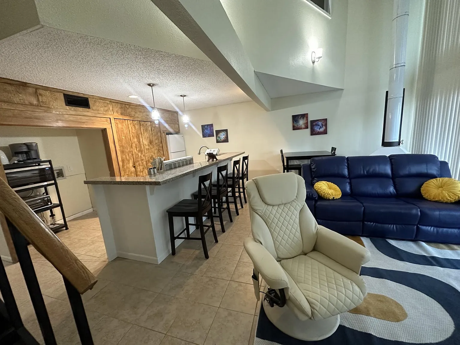 3 bed, 2.0 bath, 1220 sqft, $2,400 — Photo 4