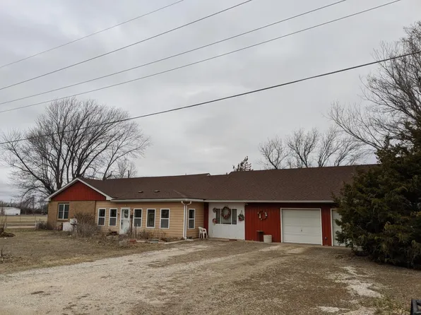 11 S Pierce St, Nickerson, KS 67561
