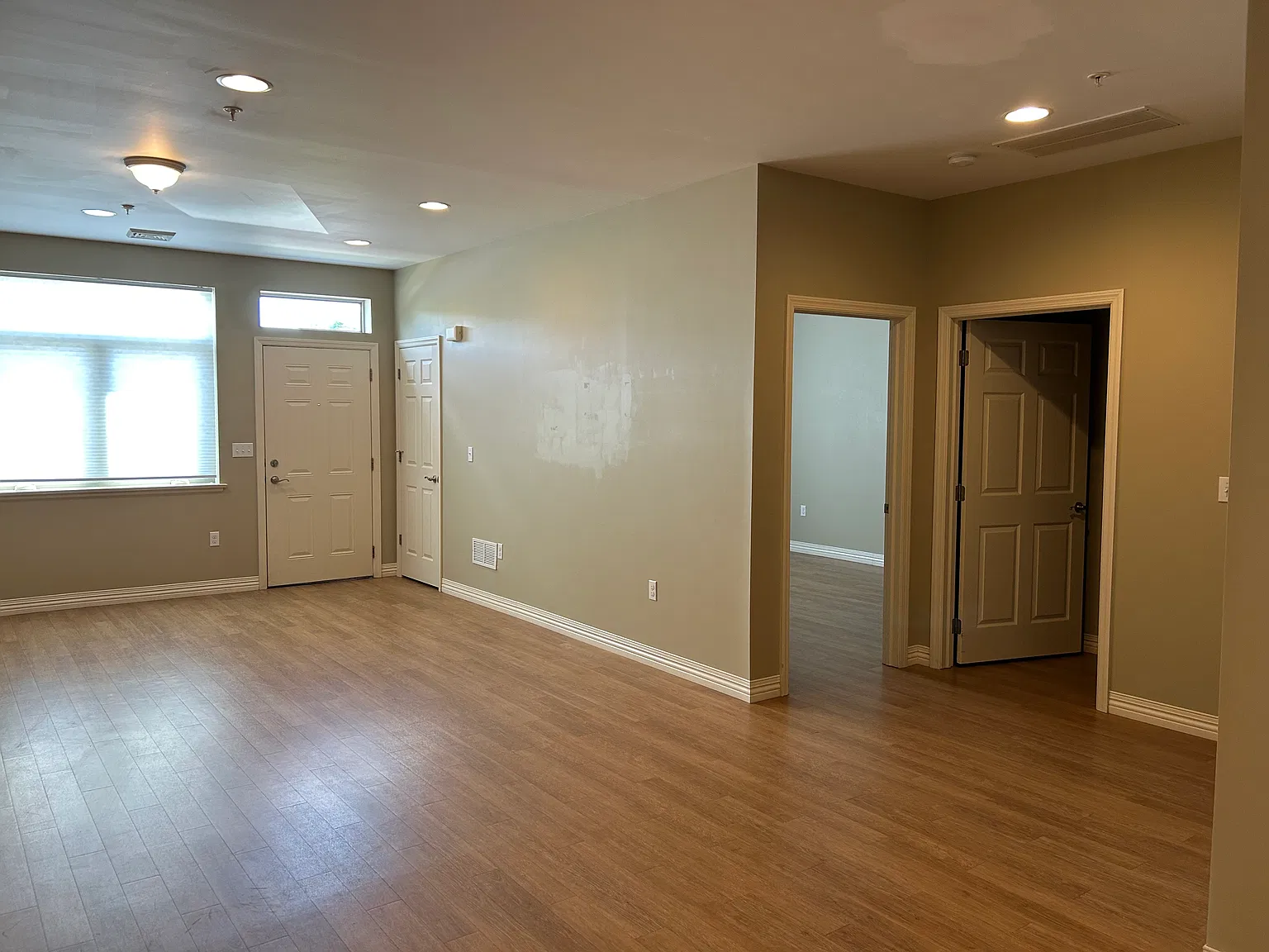 2 bed, 1100 sqft, $1,385 — Photo 2