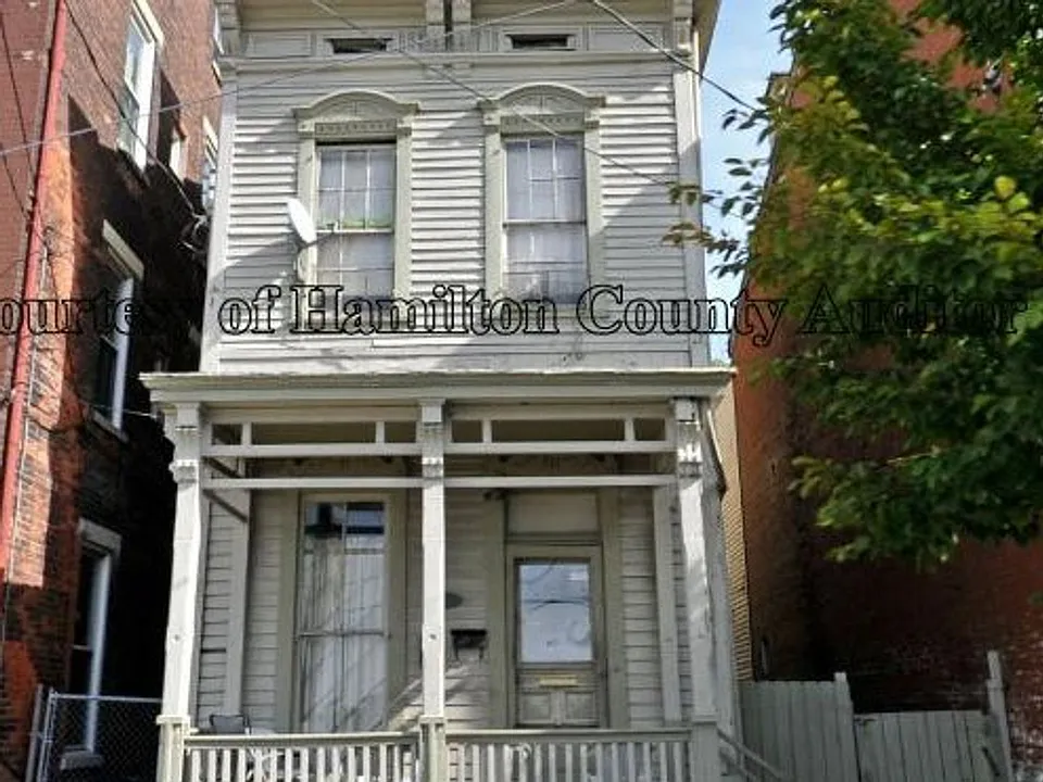 2706 W McMicken Ave