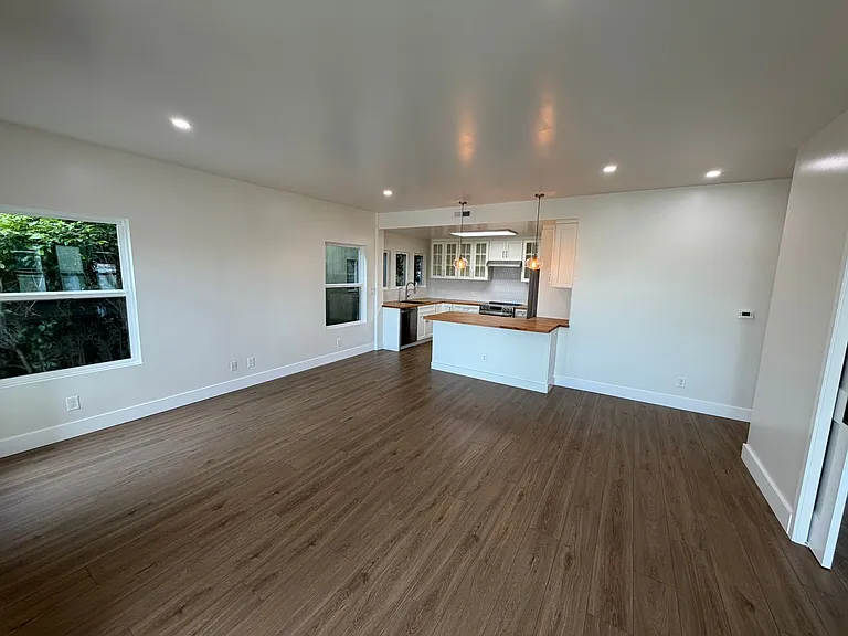 3 Bed 2 Bath Apartment, New Construction In Cleveland Heights (With Garage) — Photo 5