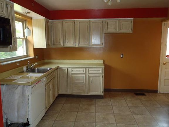 4th image of 5978 Childs Ave