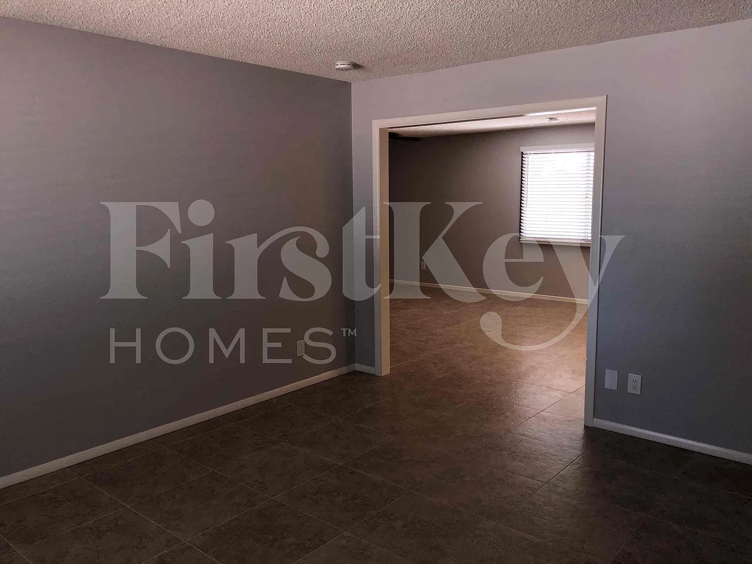 4 bed, 1.5 bath, 1802 sqft, $2,900 — Photo 2