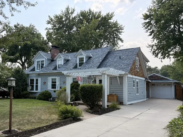 1789 Asbury St, Falcon Heights, MN 55113