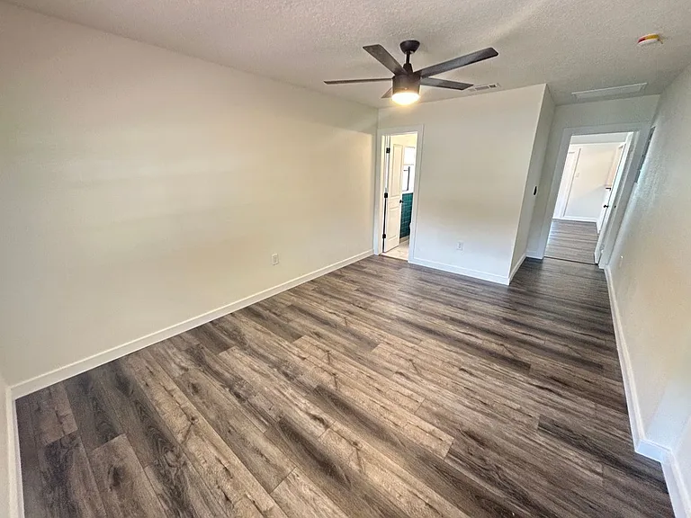 1303 E Harding St #W — Photo 7