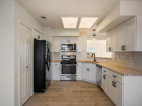 1904 Apple Ct NE, Rio Rancho, NM 87144