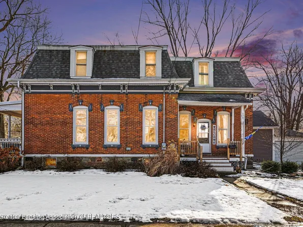 909 N Clinton Ave, Saint Johns, MI 48879