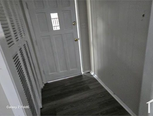 3rd image of 813 W 17th St