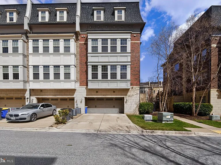 712 Sentry Sq — Photo 36
