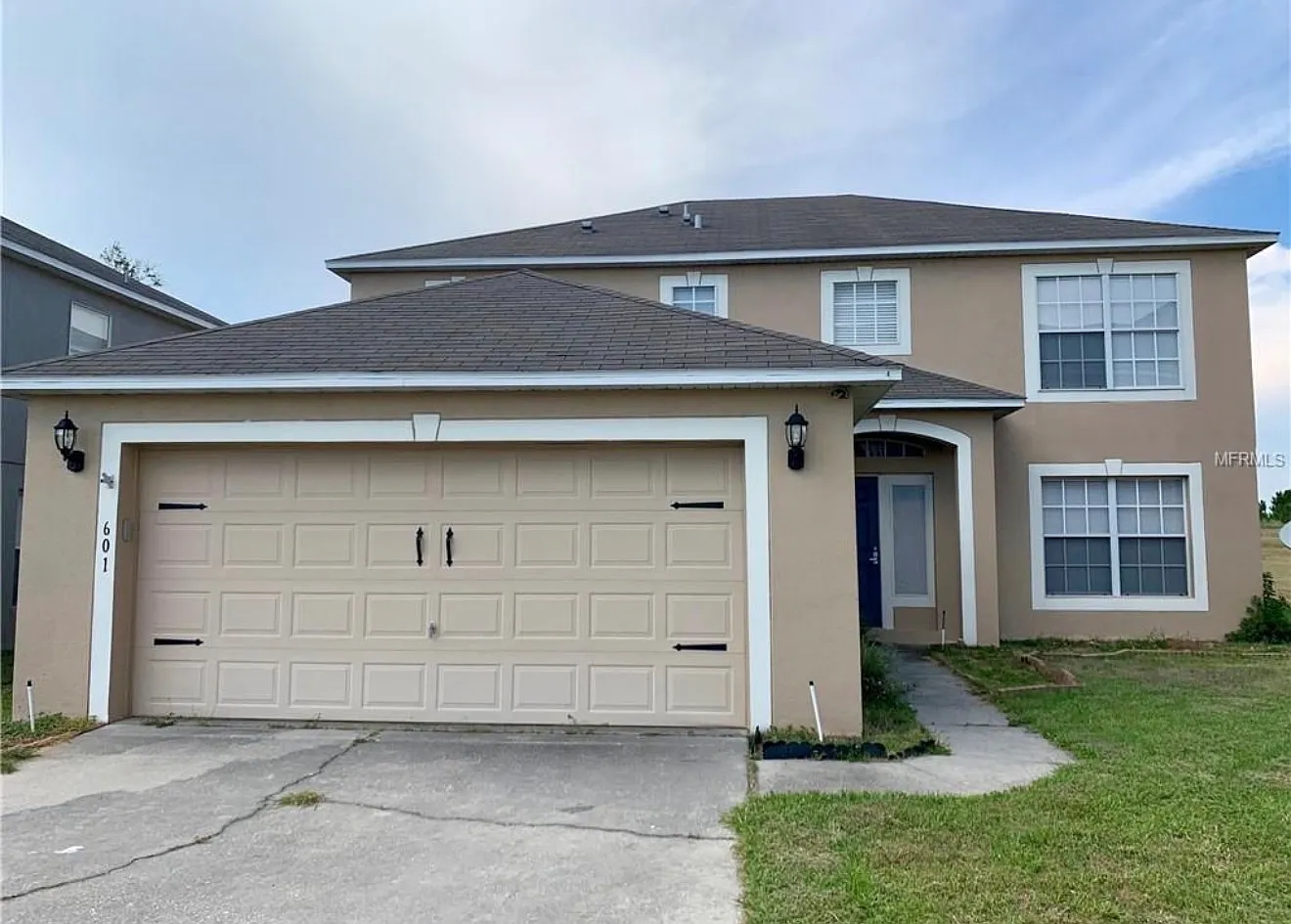 4 bed, 2.5 bath, 2232 sqft, $2,400 — Photo 1