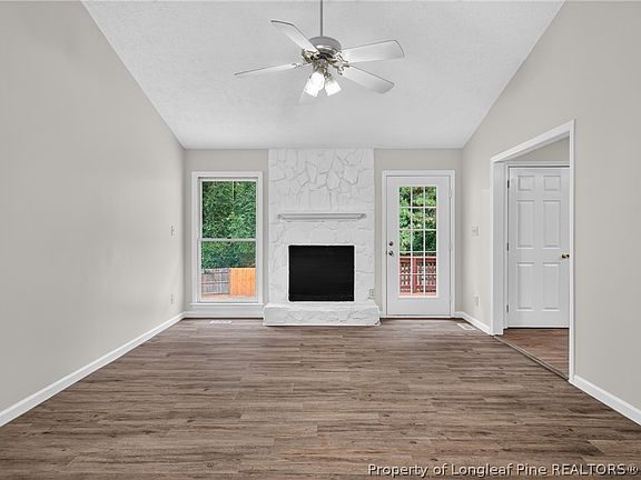 3rd image of 205 Whitechapel Ln