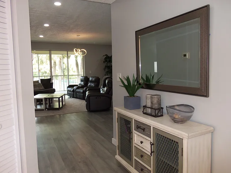 105 Half Moon Cir #F2 — Photo 19