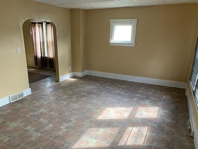 1st image of 1137 4th Ave #1145
