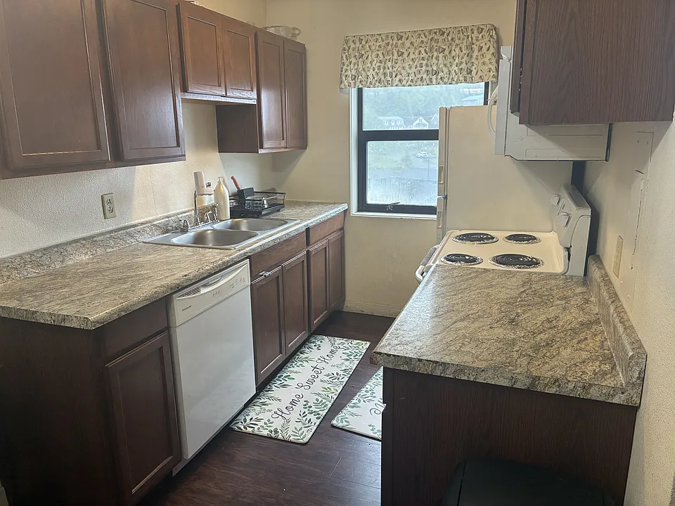 119 Austin St #1108