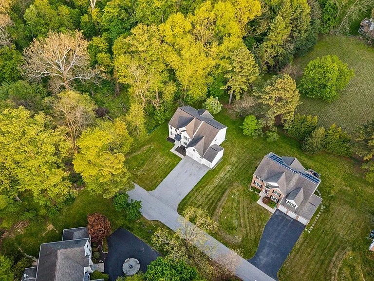 9724 Centennial Meadows Ln — Photo 34
