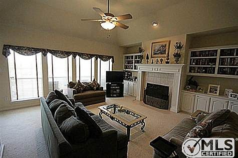 2nd image of 1519 E Alamosa Dr