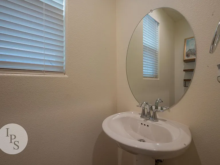 6052 E Bishop Ln — Photo 4