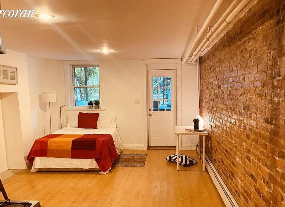 1st image of 178 Saint James Pl APT 1