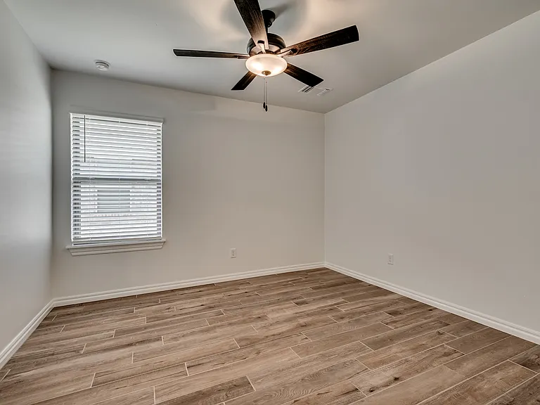 3241 Mangrove Dr — Photo 21
