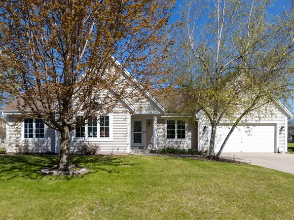 516 Sara's COURT, Slinger, WI 53086