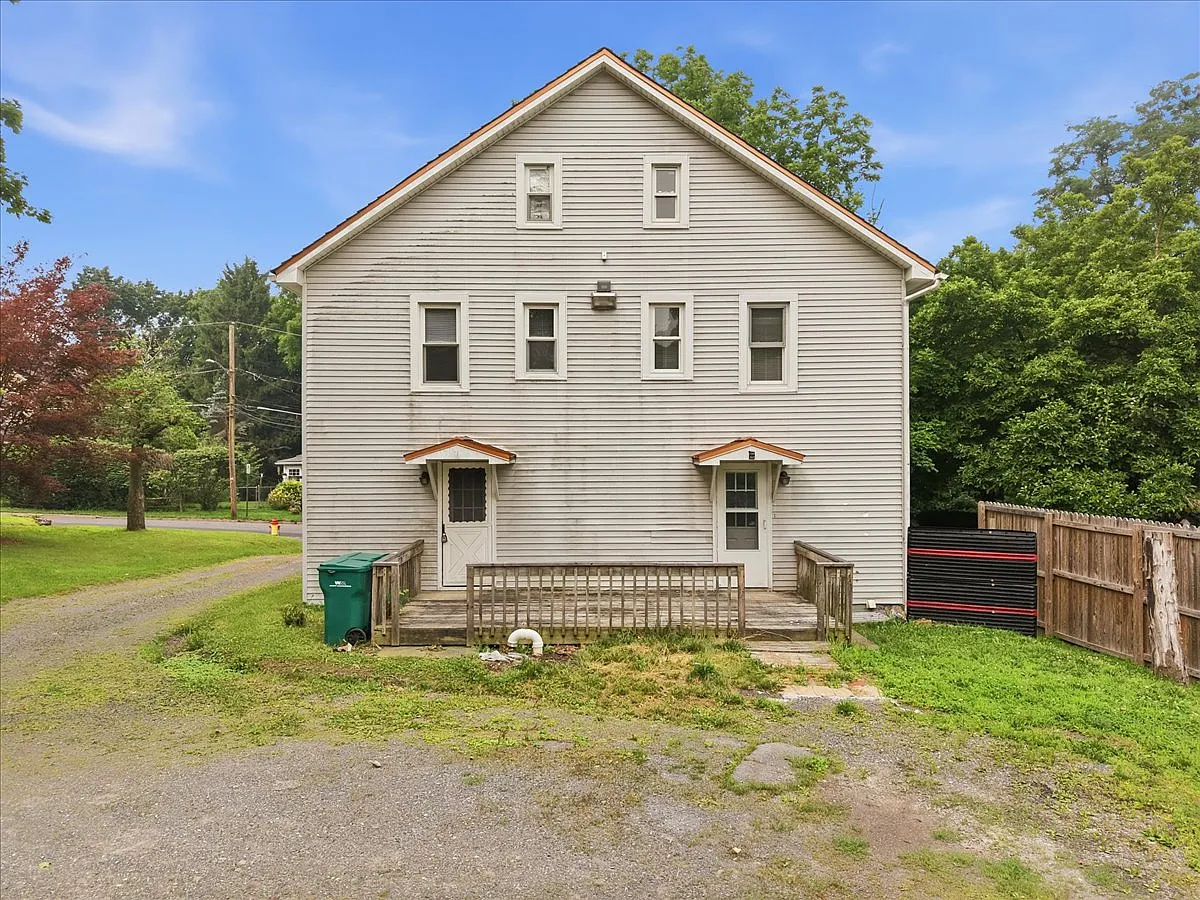 3 bed, 1536 sqft, $2,000 — Photo 2