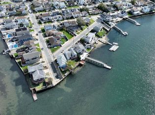 49 Redfield Rd, Island Park, NY 11558