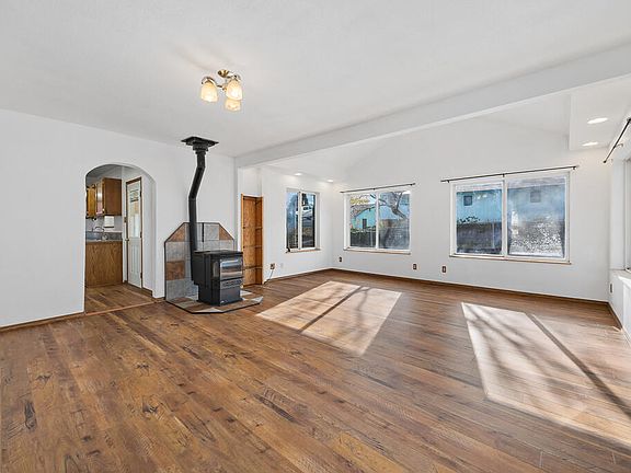 3rd image of 1821 Lancaster Ave