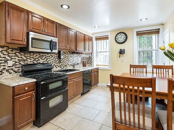 3rd image of 678 Mac Donough St