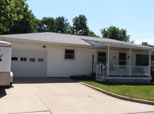 308 N Parker St, Oakland, IL 61943