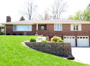 790 Des Moines Dr, Windom, MN 56101