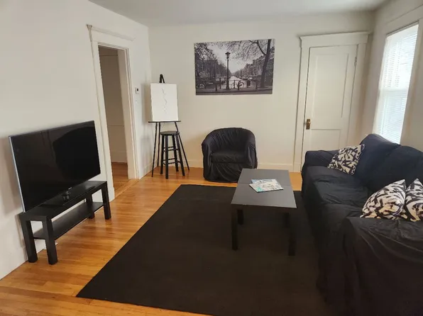 198 Everett St, Quincy, MA