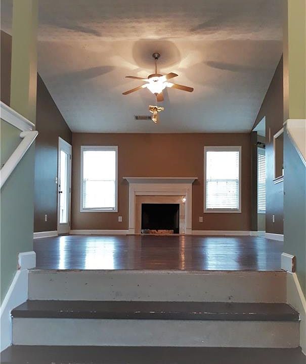 2nd image of 330 Royal Oaks Dr