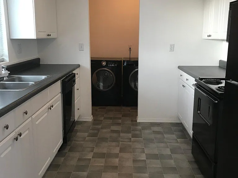 212 16th St NE #A — Photo 5