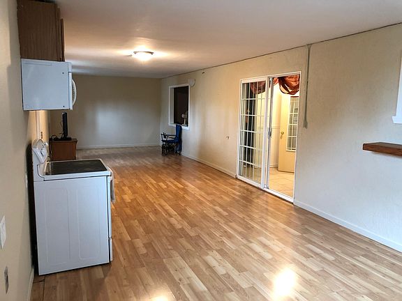 2nd image of 630 Tamarack Dr