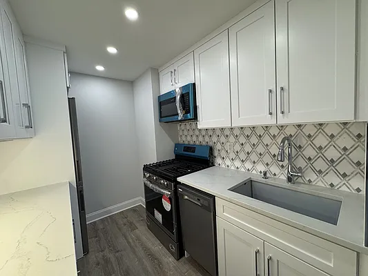 Sold by Zand Realty Management | media 5