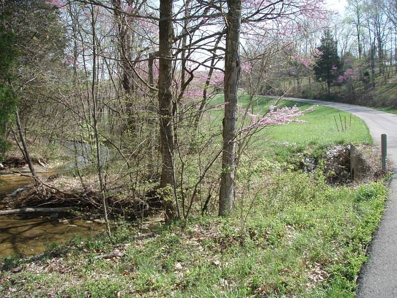 2nd image of 600 Mount Zion Rd