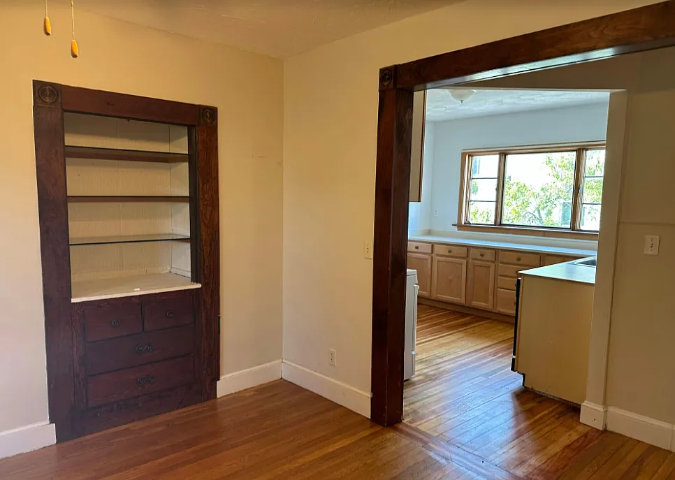 3 bed, $4,200 — Photo 3