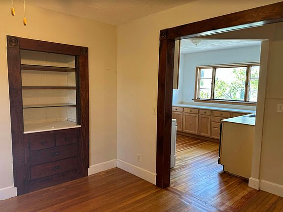 3rd image of 19 Renfrew St