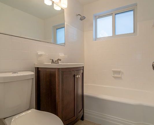4th image of 7911 Abbott Ave
