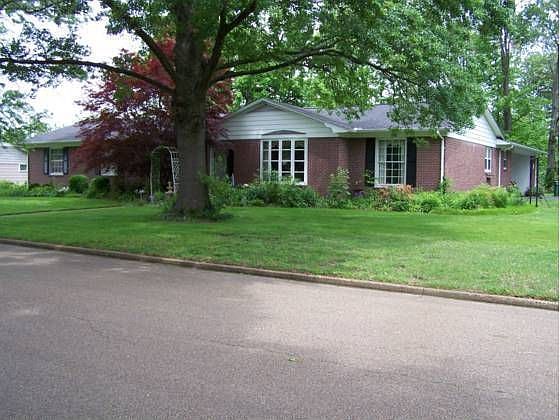 1st image of 908 Summer St