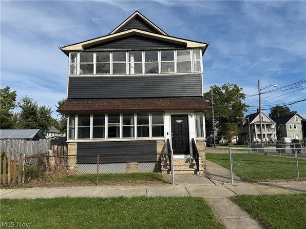 3319 W 44th St, Cleveland, OH 44109