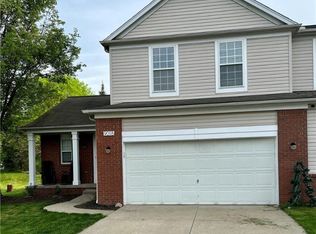 9018 Huxley Ln, Olmsted Falls, OH 44138