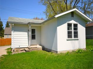 1016 Home Park Blvd, Waterloo, IA 50701