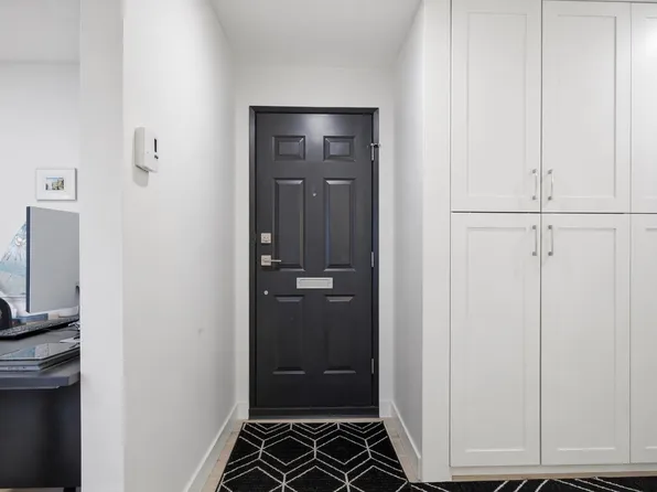 1326 W 7th Ave, Vancouver, BC V6H 3W5