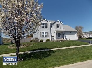 35 W Prairiefield Ave, Cortland, IL 60112