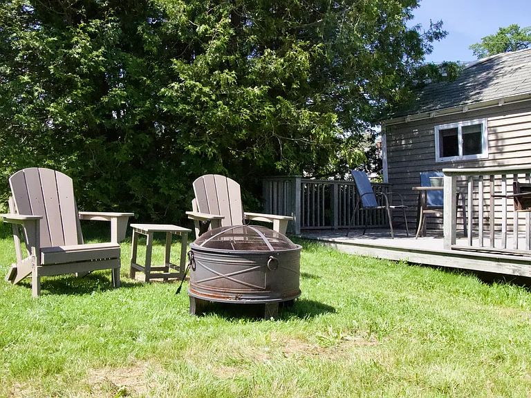 4 W Shore Rd — Photo 6